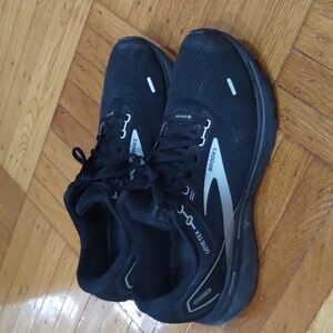 Men's Brooks 14 Black Gore-Tex water resistant sneakers